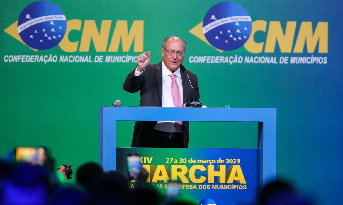 Brasília (DF), 28.03.2023 - O vice presidente Geraldo Alckmin participa da abertura da Marcha dos Prefeitos. Foto: Fabio Rodrigues-Pozzebom/Agência Brasil