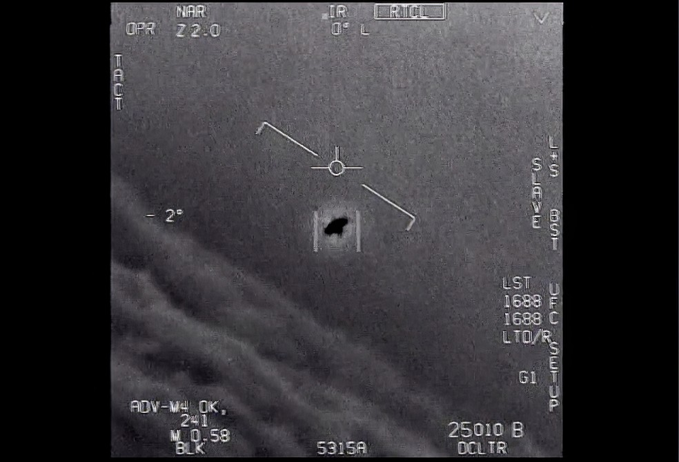 Frame de vídeo divulgado pelo Pentágono mostra objeto voador não identificado (OVNI) nos céus dos EUA. — Foto: US Department of Defense/ASSOCIATED PRESS
