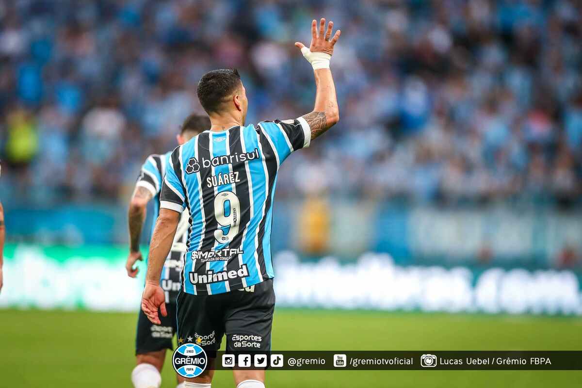 Suárez comemora um dos gols da goleada de 5 a 1 -  (crédito: Lucas Uebel / Grêmio FBPA)