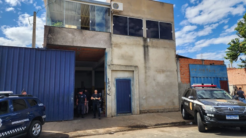 Hidrômetros furtados de residências em Limeira são apreendidos em comércio de sucatas da cidade  — Foto: Wagner Morente/ Guarda Municipal de Limeira 
