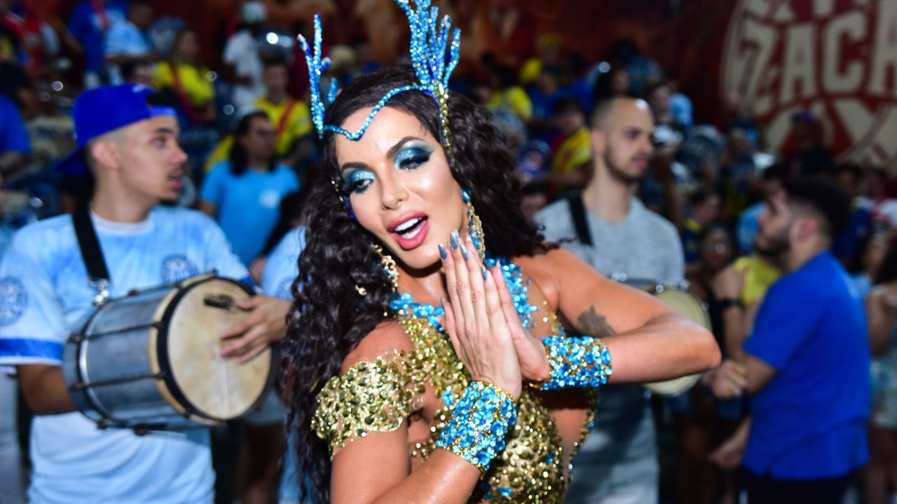 Carla Prata arrasa em ensaio da Acadêmicos do Tucuruvi rumo ao Carnaval 2024