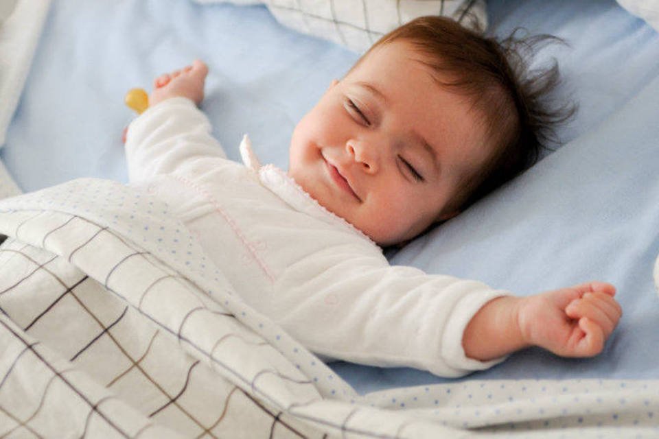 8 dicas para ajudar pais cujos bebês não os deixam dormir | Exame