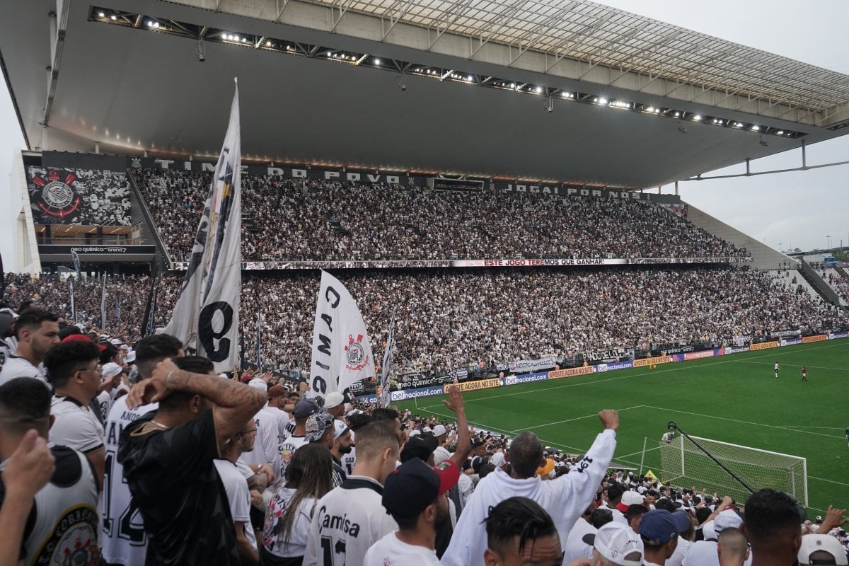 Com aumento nos preços, Corinthians inicia venda de ingressos para estreia  no Brasileirão