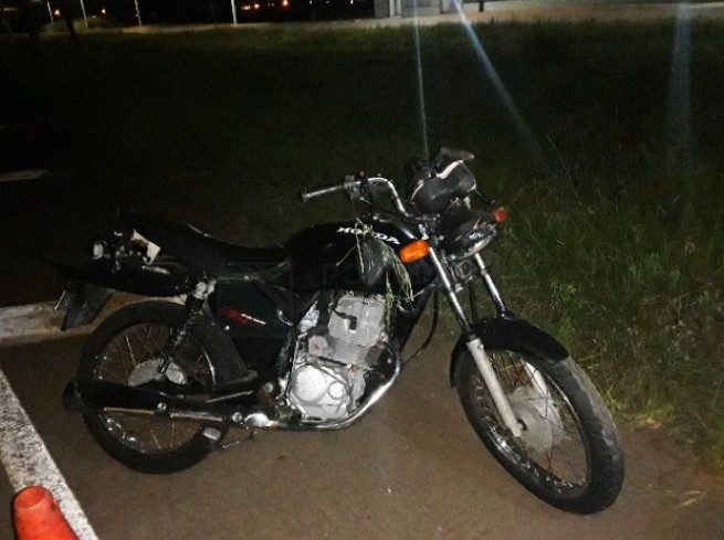 Motociclista morre após bater contra defensa metálica na Rodovia Margarida da Graça Martins