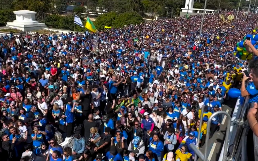 32° "Marcha para Jesus" reúne milhares de pessoas em São Paulo